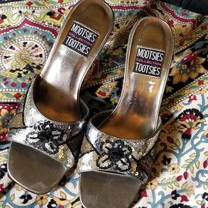 Silver and black sequin Mootsies Tootsies slide
